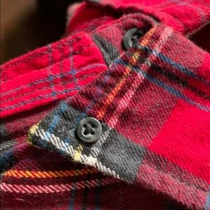 Flannel long sleeve shirt.